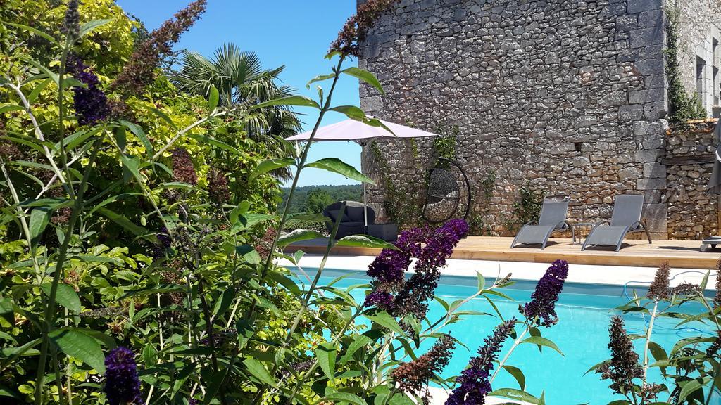 Bed and Breakfast Le Grand Cedre Lolme Exterior foto